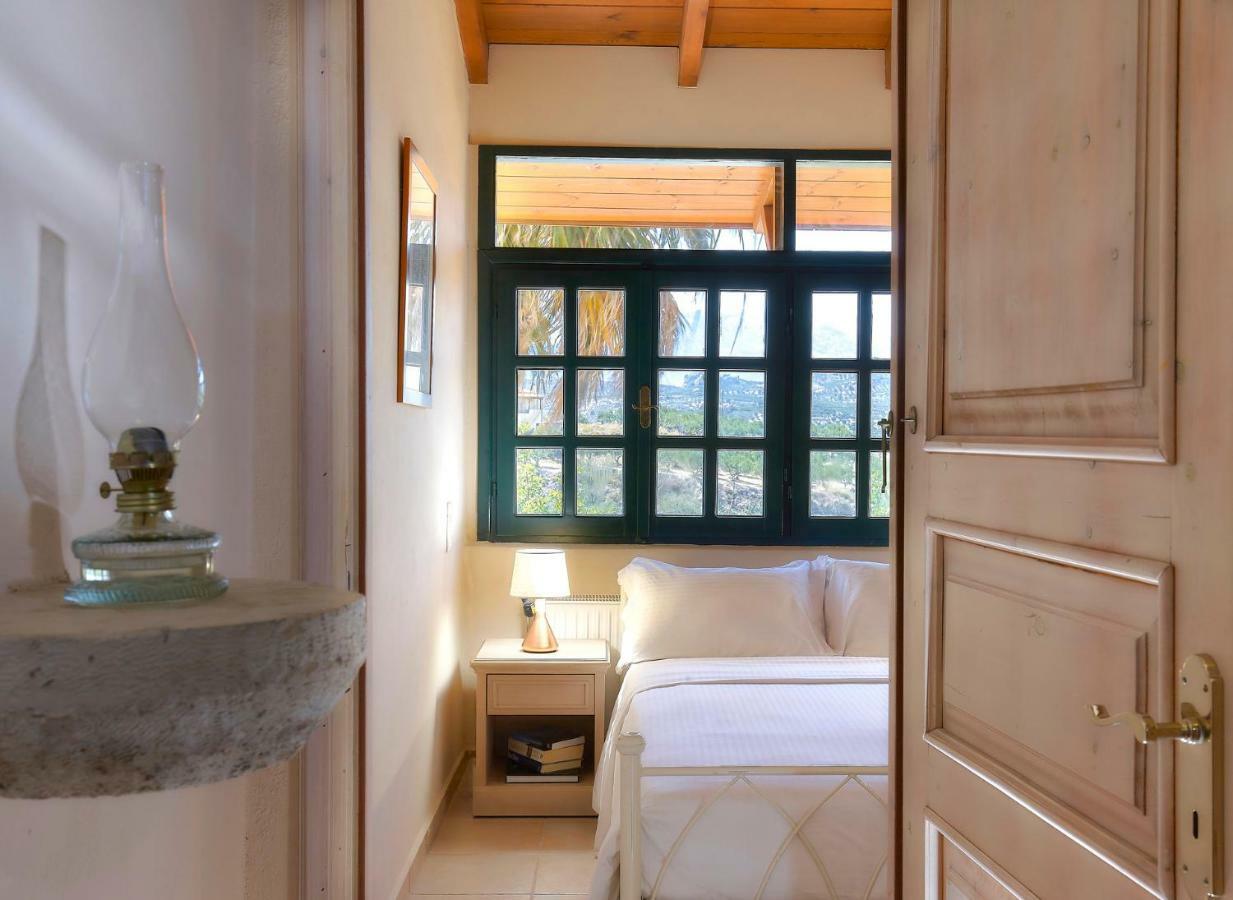 Castello Villa Daphnes - Private Pool & Whirlpool Dhafnes Exterior foto